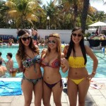trois jolies bonasses en bikini