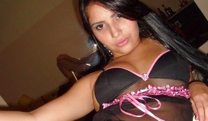 le striptease d'une latina sexy
